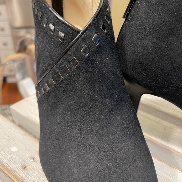 NIB Life Stride Giada Ankle Boot 6 1/2M Black - Picture 2 of 9